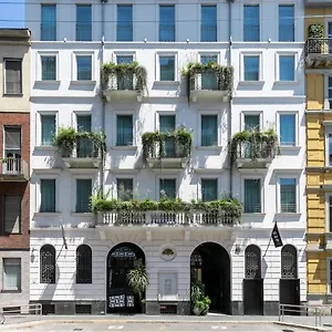 **** Hotel Senato Italie